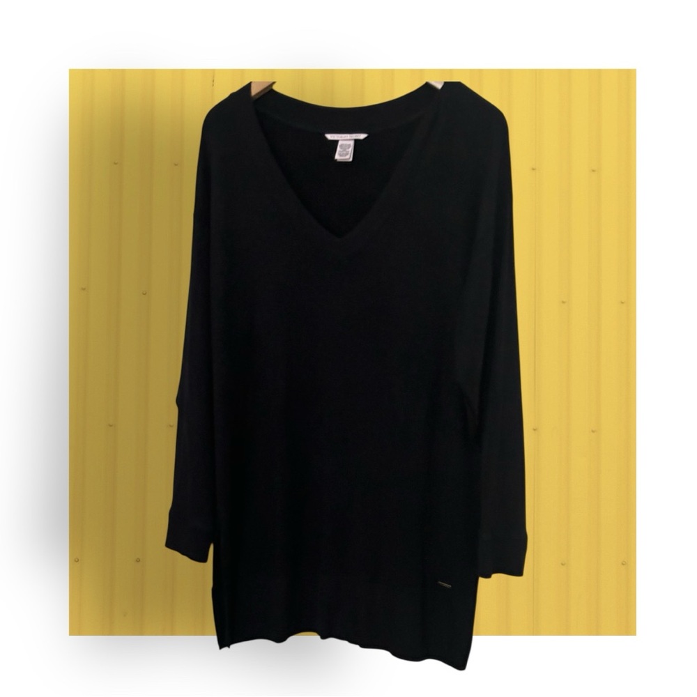 Victoria's Secret V-Neck Long Sleeve Blouse with 8" Side Splits W Size L Black